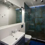Houseboat Apartment *